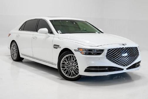Uyuni White 2022 Genesis G90 5.0 Ultimate