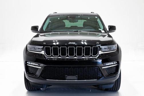 Diamond Black Crystal Pearlcoat 2022 Jeep Grand Cherokee 4xe Base
