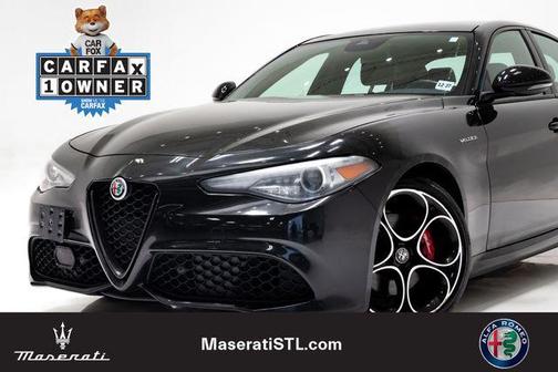 Vulcano Black Metallic 2023 Alfa Romeo Giulia Veloce AWD