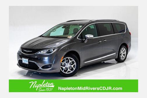 Granite Crystal Metallic Clearcoat 2017 Chrysler Pacifica Limited