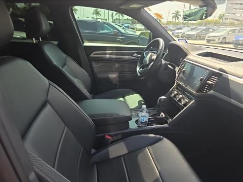 Pure Gray 2023 Volkswagen Atlas Cross Sport 2.0T SEL