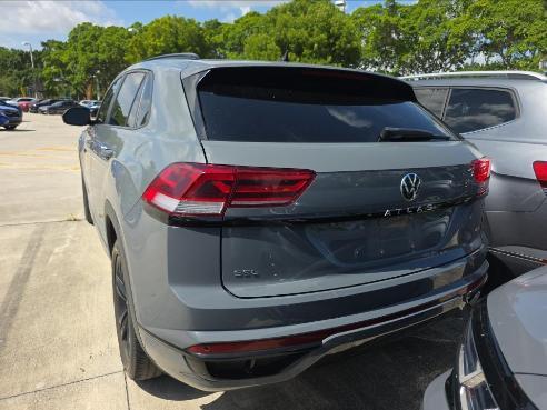 Pure Gray 2023 Volkswagen Atlas Cross Sport 2.0T SEL