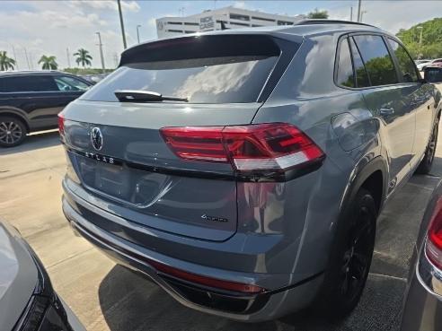Pure Gray 2023 Volkswagen Atlas Cross Sport 2.0T SEL