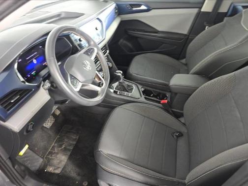 Platinum Gray Metallic 2024 Volkswagen Taos 1.5T SE