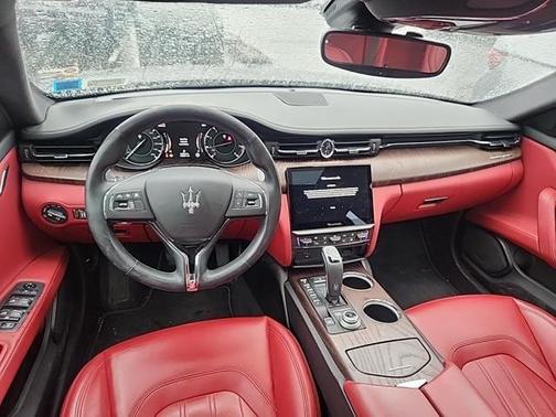 2022 Maserati Quattroporte Modena Q4
