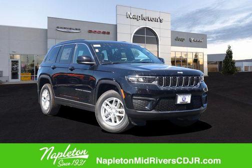 Diamond Black Crystal Pearlcoat 2025 Jeep Grand Cherokee Laredo