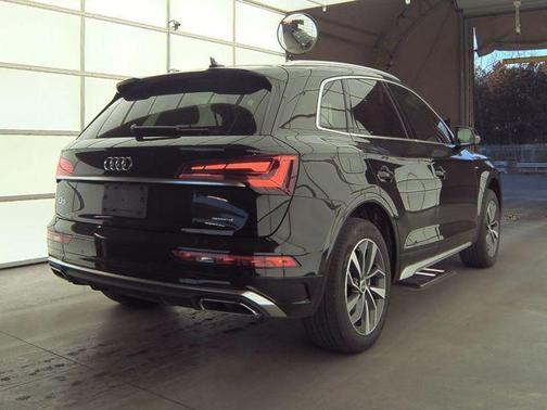 2022 Audi Q5 45 S line Premium Plus