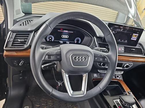 2022 Audi Q5 45 S line Premium Plus