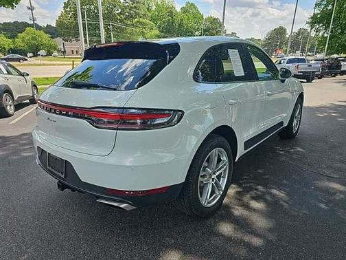 2021 Porsche Macan Base
