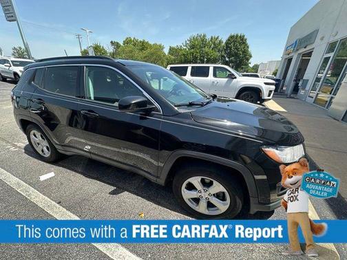 Diamond Black Crystal Pearlcoat 2019 Jeep Compass Latitude