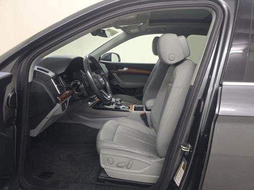 Daytona Gray Pearl Effect 2022 Audi Q5 45 S line Premium Plus