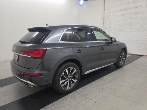 Daytona Gray Pearl Effect 2022 Audi Q5 45 S line Premium Plus