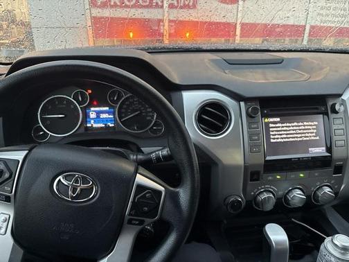 2017 Toyota Tundra SR5