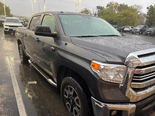 2017 Toyota Tundra SR5