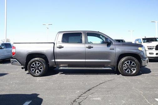 2017 Toyota Tundra SR5