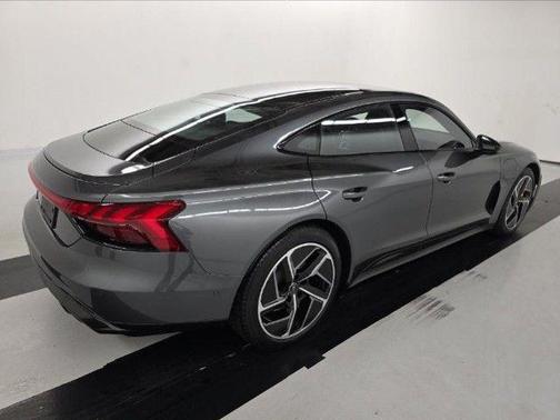 2024 Audi RS e-tron GT quattro