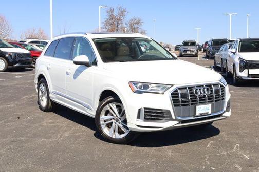 2023 Audi Q7 45 Premium