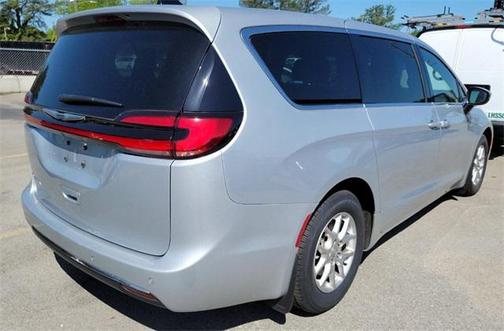 2023 Chrysler Pacifica Touring