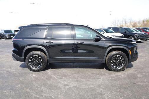 Mosaic Black Metallic 2025 Chevrolet Traverse AWD Z71