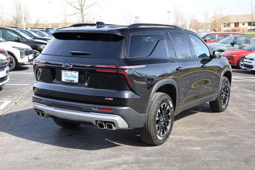 Mosaic Black Metallic 2025 Chevrolet Traverse AWD Z71