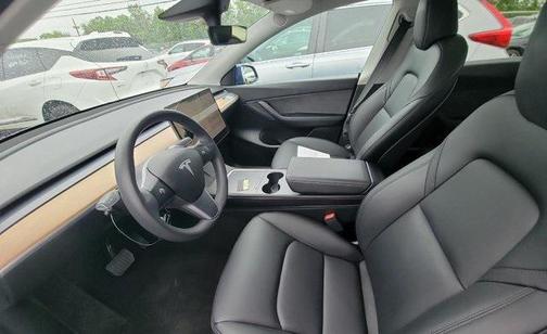 2022 Tesla Model Y Long Range Dual Motor All-Wheel Drive