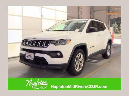 Bright White Clearcoat 2025 Jeep Compass Latitude