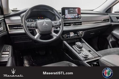 White Diamond 2023 Mitsubishi Outlander SE Black Edition 2WD