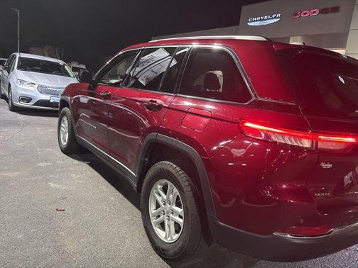 2023 Jeep Grand Cherokee Laredo