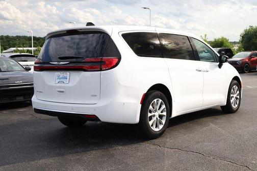 2025 Chrysler Pacifica L