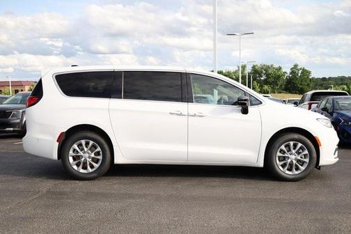 2025 Chrysler Pacifica L