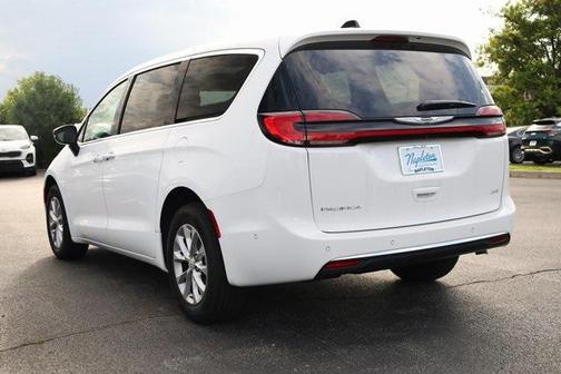 2025 Chrysler Pacifica L