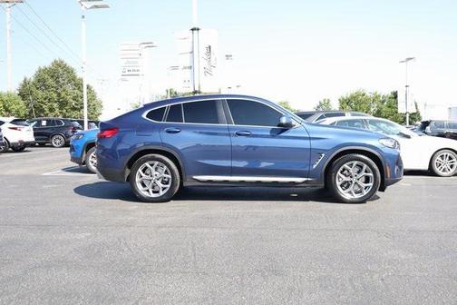 2023 BMW X4 xDrive30i