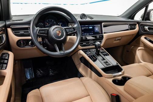 Volcano Grey Metallic 2024 Porsche Macan Macan