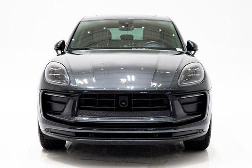 Volcano Grey Metallic 2024 Porsche Macan Macan