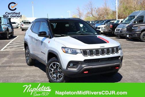 Silver Zynith Metallic Clearcoat 2025 Jeep Compass Trailhawk