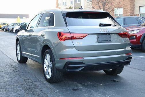 2022 Audi Q3 45 S line Premium