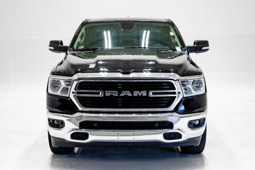 Diamond Black Crystal Pearlcoat 2020 RAM 1500 Big Horn/Lone Star
