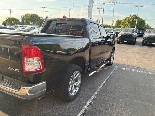 Diamond Black Crystal Pearlcoat 2020 RAM 1500 Big Horn/Lone Star