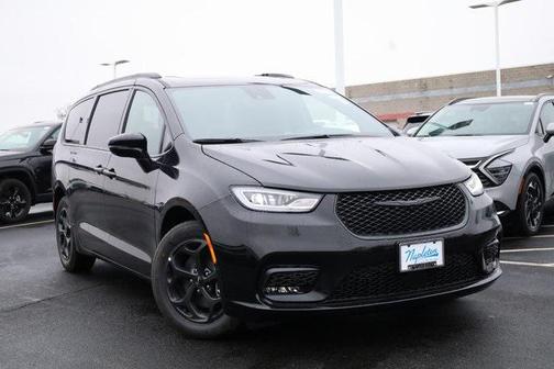 2025 Chrysler Pacifica Hybrid Premium S Appearance Pkg