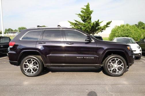 2018 Jeep Grand Cherokee Sterling Edition