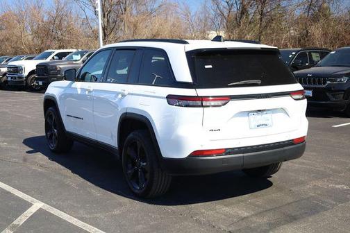 2022 Jeep Grand Cherokee Altitude