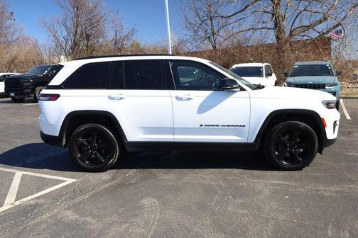 2022 Jeep Grand Cherokee Altitude