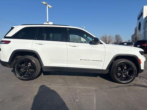 2022 Jeep Grand Cherokee Altitude