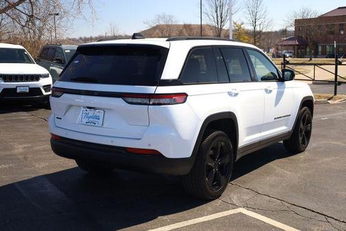 2022 Jeep Grand Cherokee Altitude