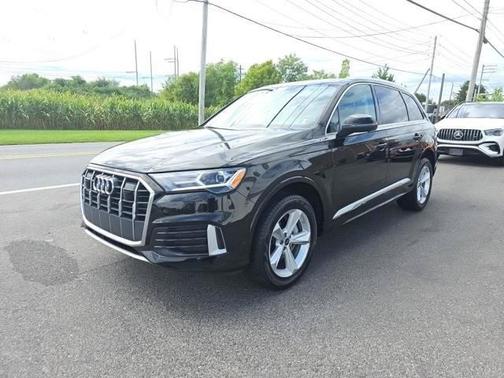 Mythos Black Metallic 2023 Audi Q7 45 Premium