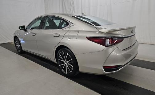 2024 Lexus ES 300h Base
