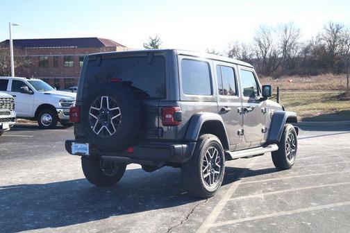 2026 Jeep Wrangler 4-Door Sahara 4x4