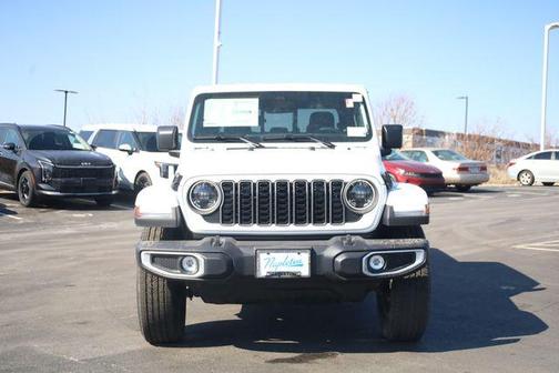 2026 Jeep Gladiator Sahara 4x4