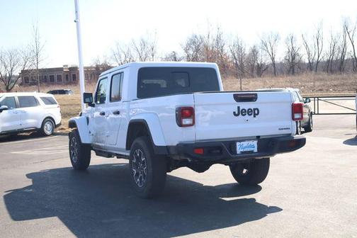 2026 Jeep Gladiator Sahara 4x4