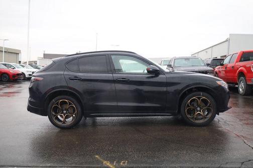 2025 Alfa Romeo Stelvio Sprint AWD
